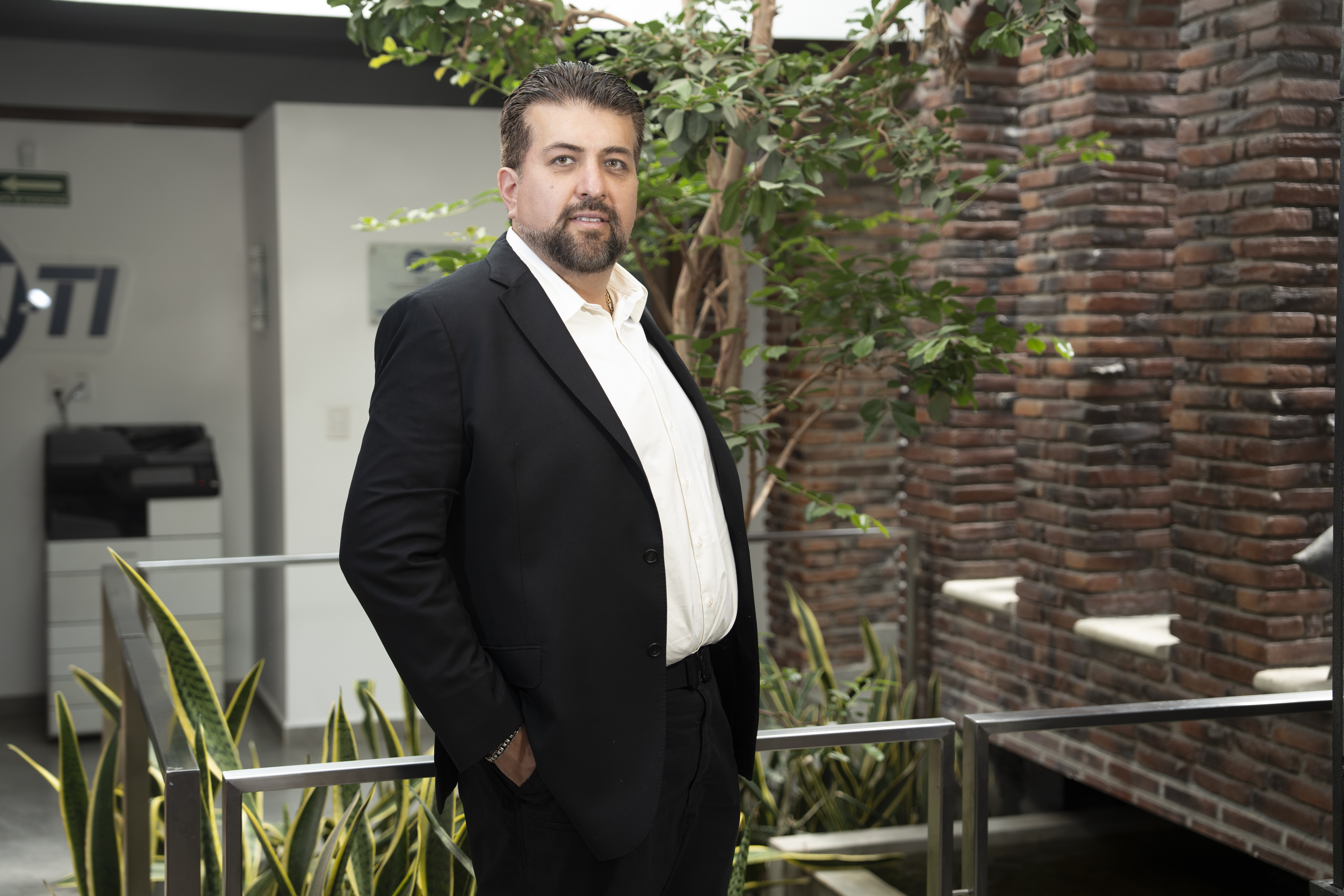 Oscar Mora CEO ENTI